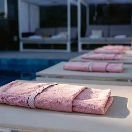 Luxury With Sauna And Heated Pool For 14pax! Villa